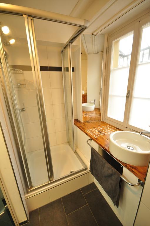 Interlaken Town House Sleeps 12 Guests Central Room photo